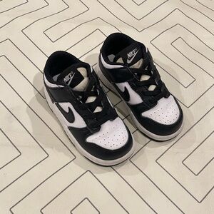 Nike White and Black Sneakers
